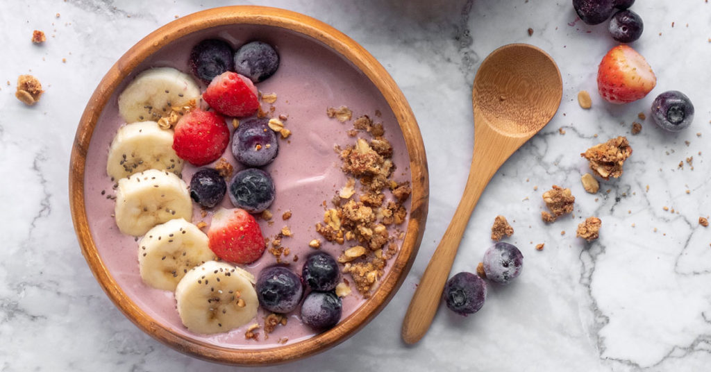 yogurt with bananas and berries | Strengthen your immune system with food