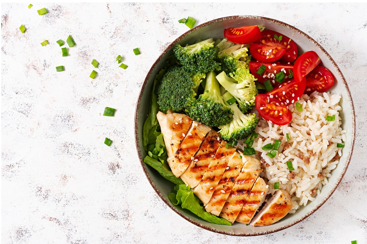 balanced plate of protein, carbs, and fiber