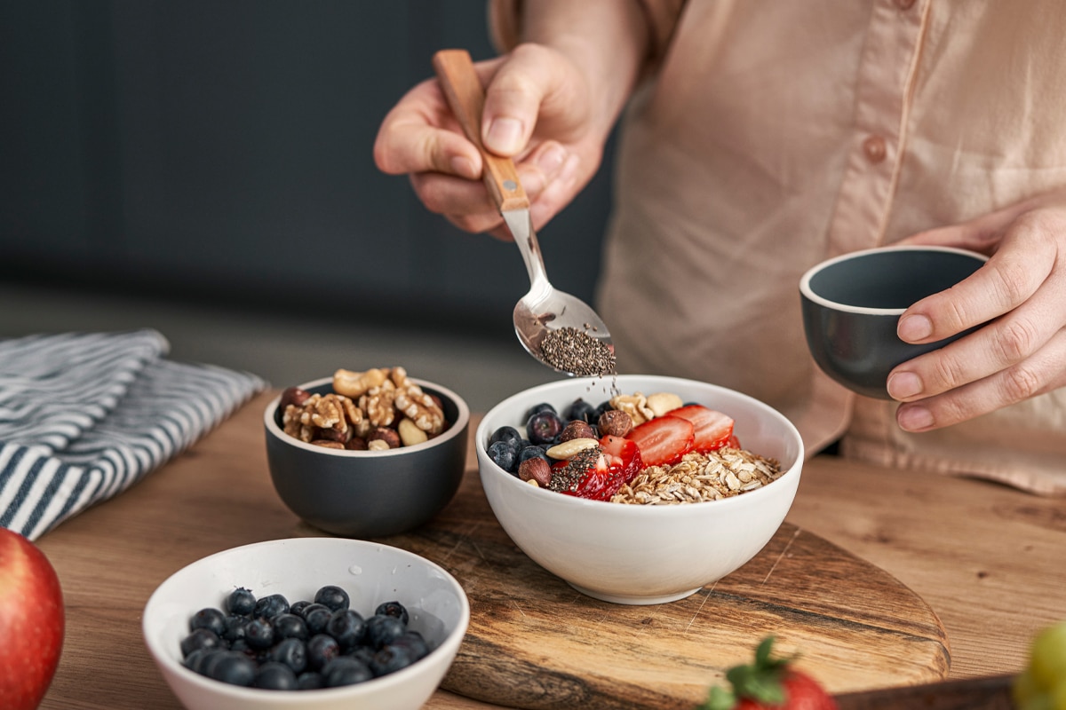 high fiber breakfast with muesli berries oats nuts